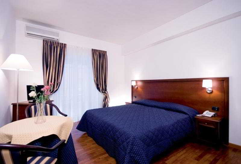 Inn Rome Rooms & Suites Room photo